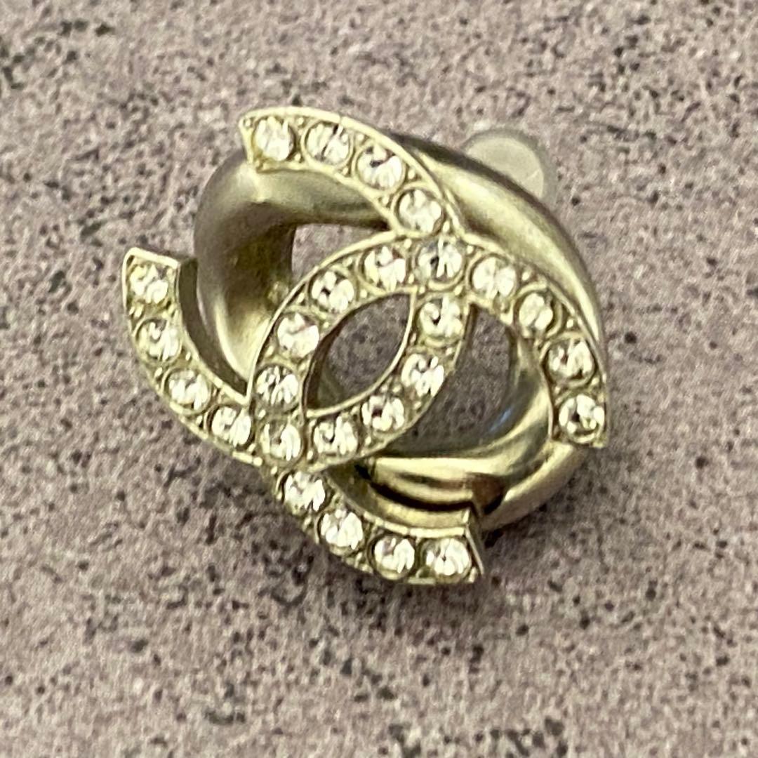 美品　希少　シャネル　片耳ピアス　A22S ラインストーン　シルバー