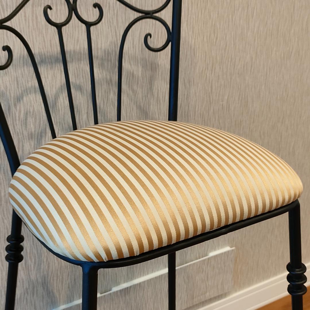 〈美品〉アンティーク調　アイアンフレーム　カウンターチェア