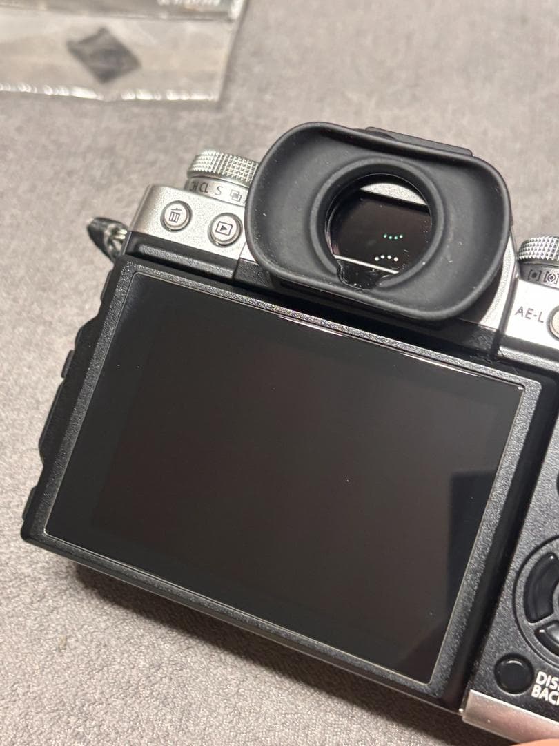 富士フイルム X-T3 ボディ シルバー 純正バッテリー２個付き