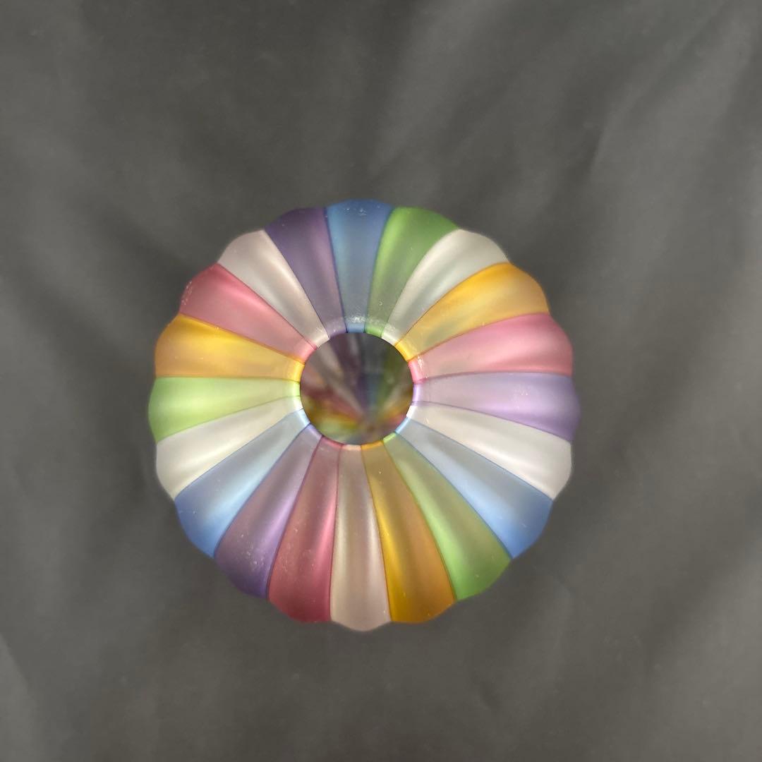 作家物 虹色ガラスの一輪挿し 未使用品 - メルカリ