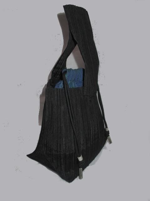 m21603★ISSEY MIYAKE★プリーツ巾着バッグポーチ