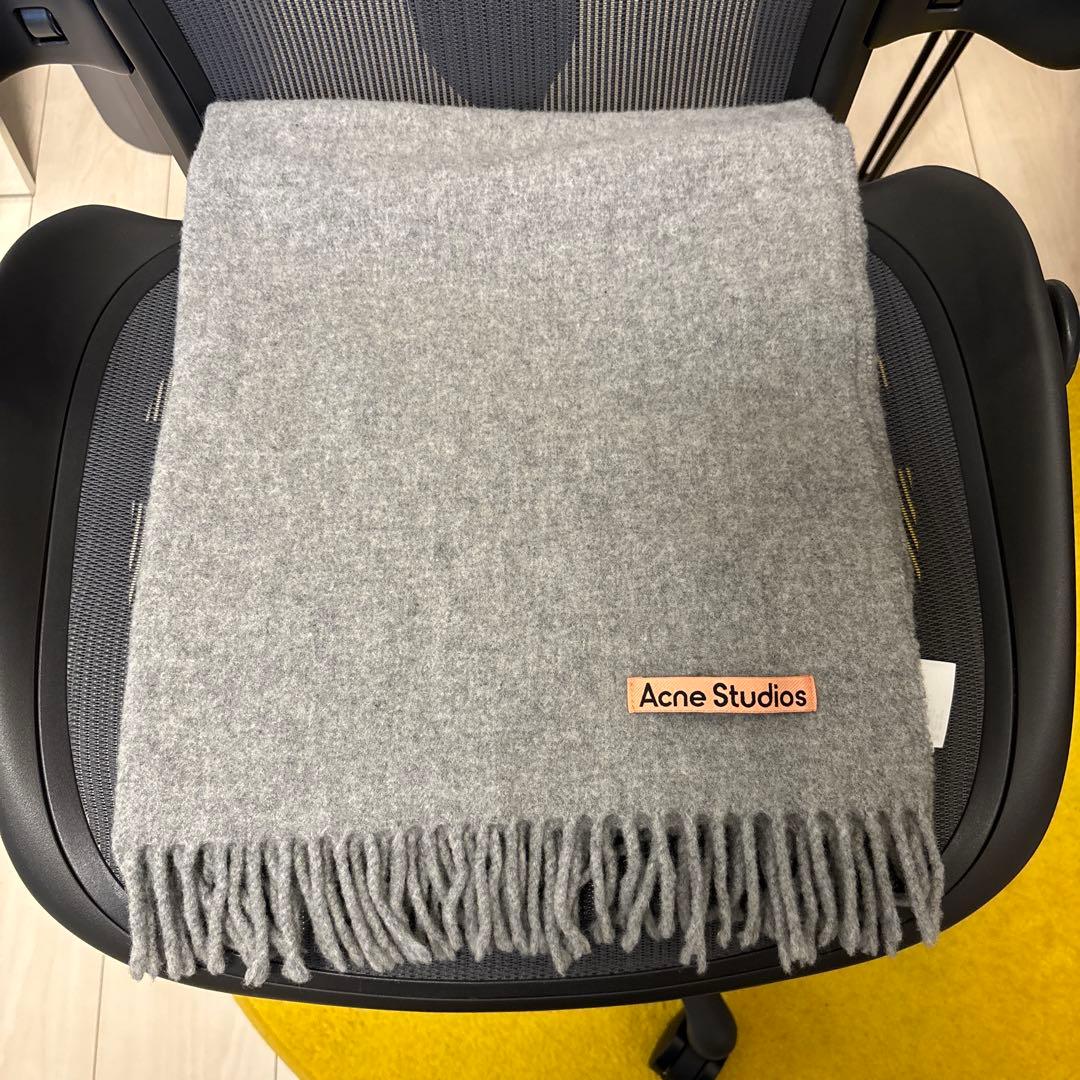 Acne Studios マフラー　ストール