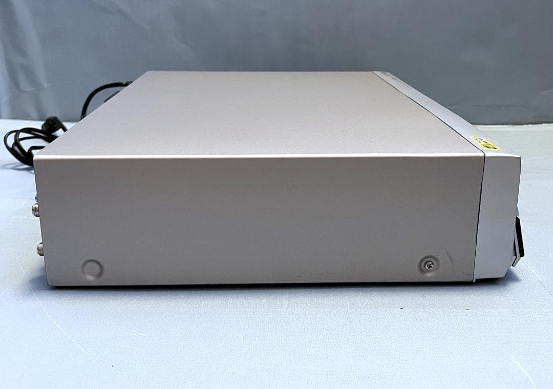 【動作OK！！ 】VHSビデオ/DVDレコーダー　東芝　D-VR5