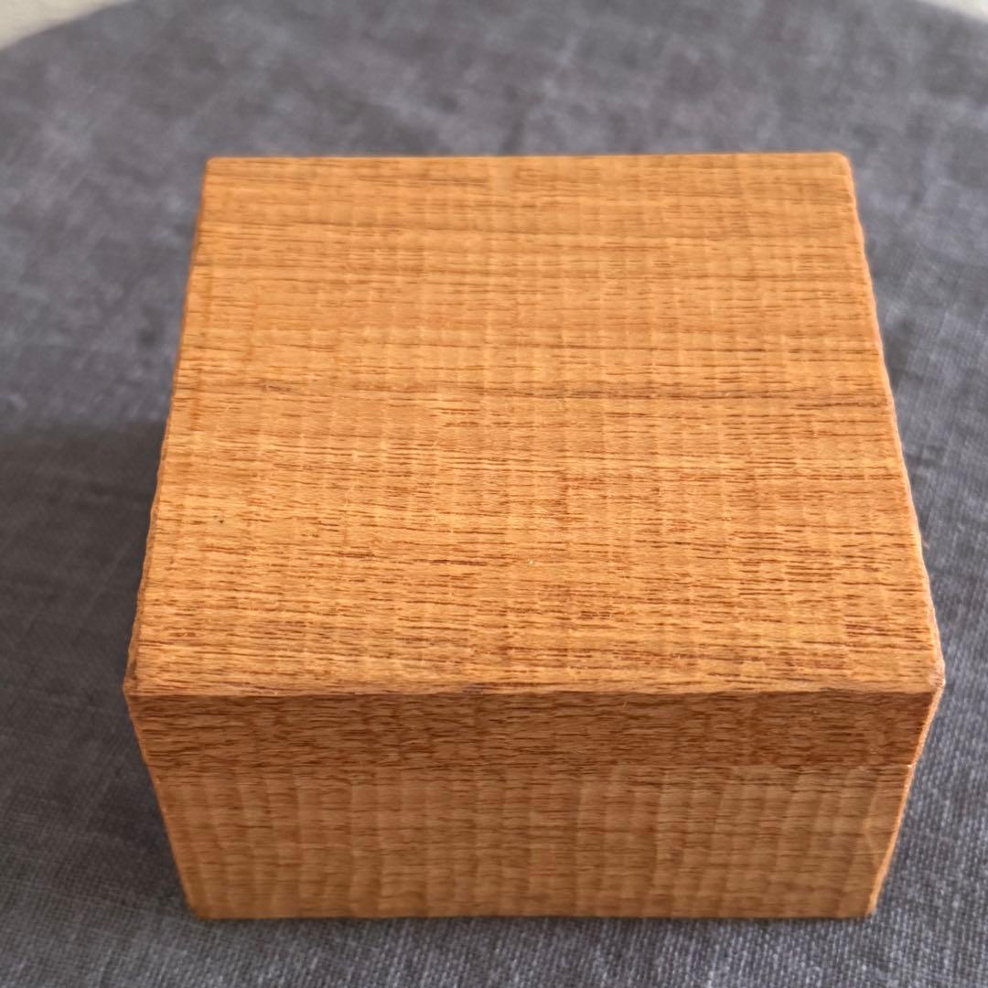 富井貴志さん　くり抜き全面彫りのバターケース