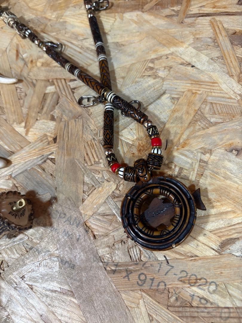 K.blood.package ハンドルメイド銘杢目厳選鹿角ラニヤード　本革