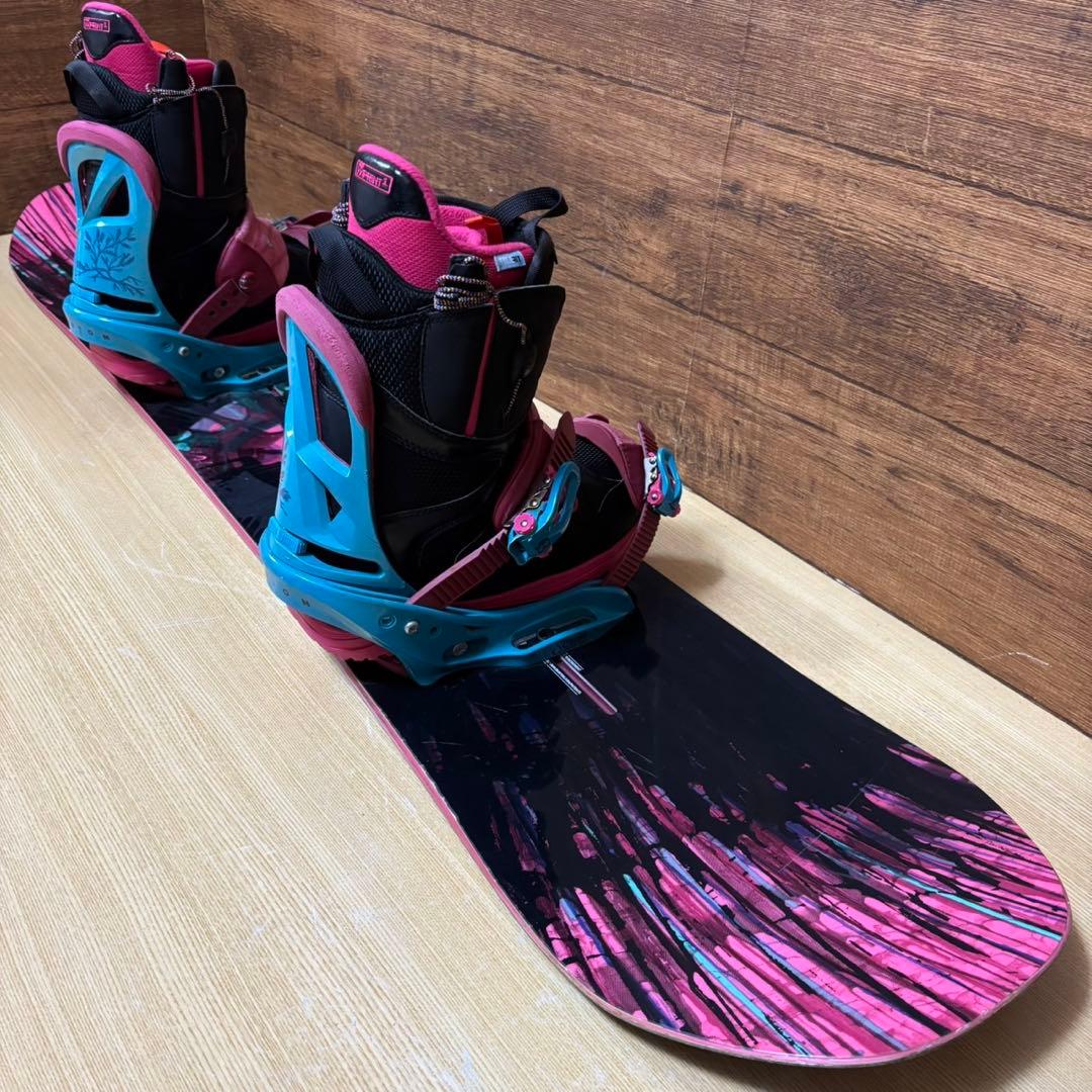 美品　BURTON バートン　フライングＶ　レディース　スノーボード4点　138
