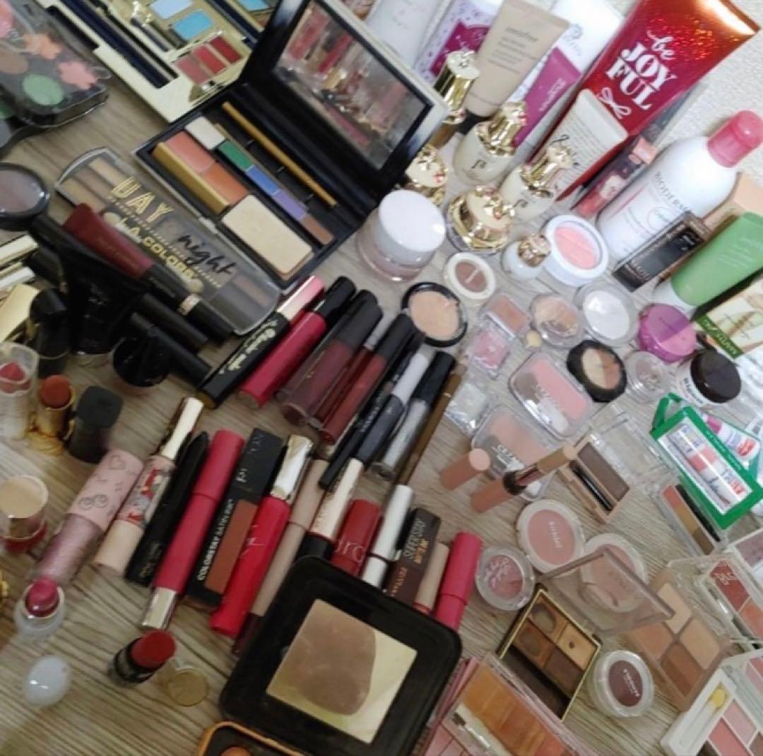 Y*4様 化粧品 コスメまとめ売り 中古から新品まで アイシャドウ 口紅 など