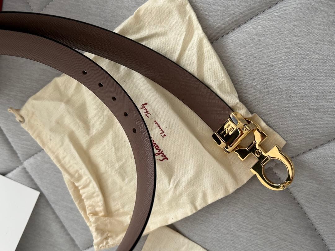 Salvatore Ferragamo フェラガモ　ブラック　ピンク　ベルト