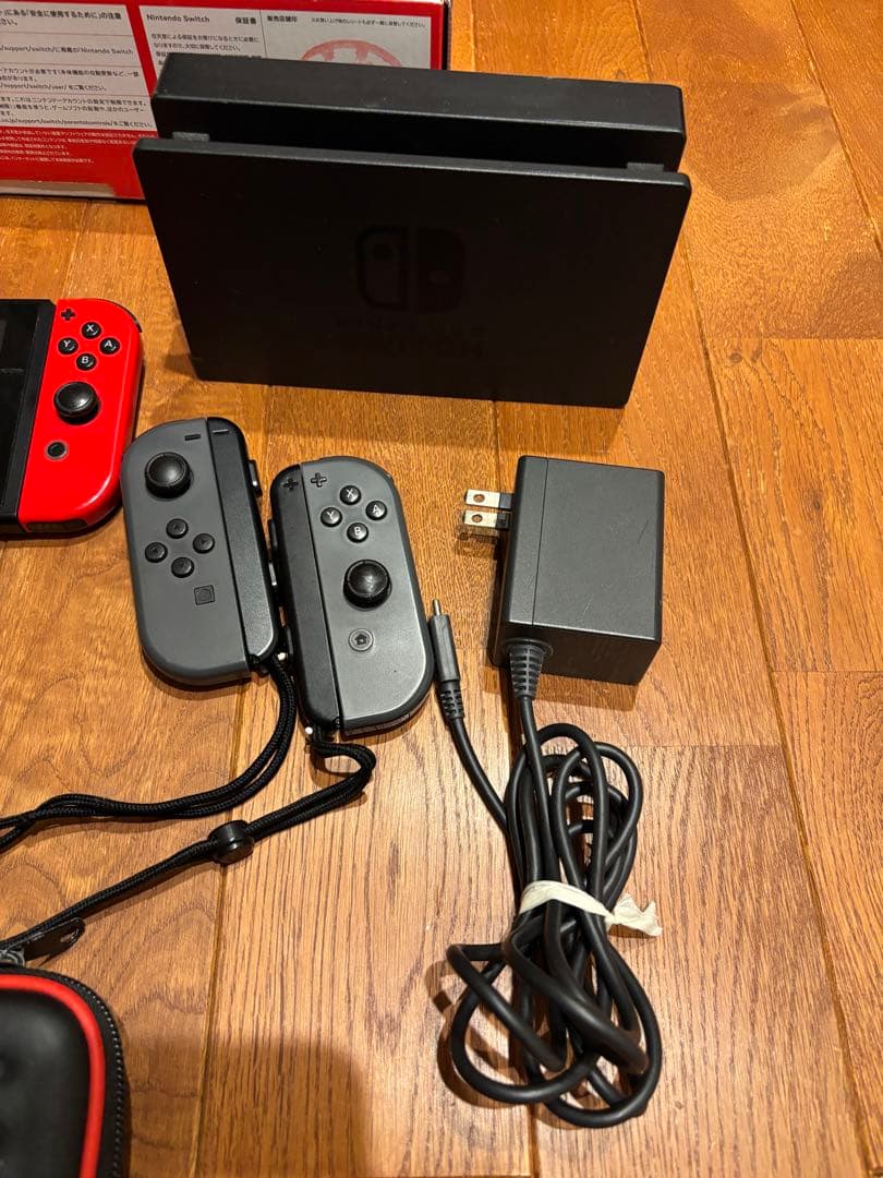 Nintendo Switch ジョイコン4つ プロコン2つ 収納ケース付き