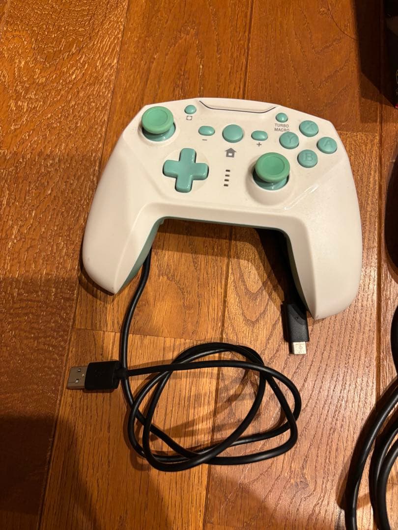 Nintendo Switch ジョイコン4つ プロコン2つ 収納ケース付き