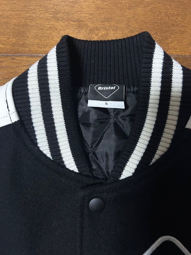 F.C.Real Bristol 希少品　Sサイズ　極美品　限定値下げ