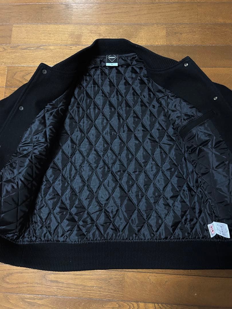 F.C.Real Bristol 希少品　Sサイズ　極美品　限定値下げ