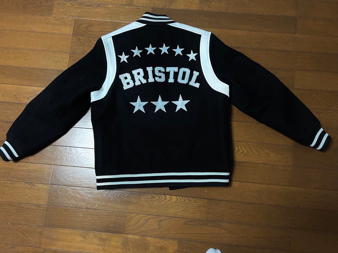 F.C.Real Bristol 希少品　Sサイズ　極美品　限定値下げ