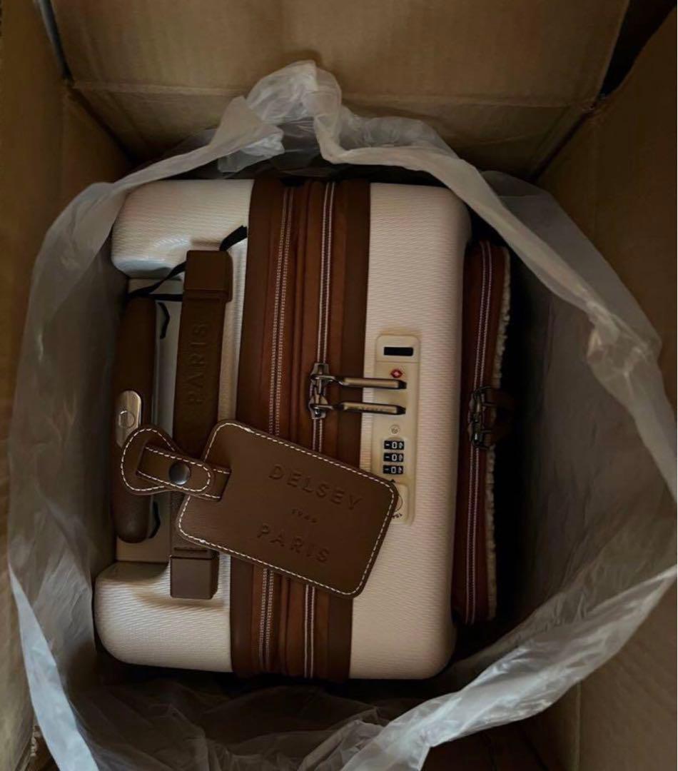 DESEET PARIS 中型キャリーケース