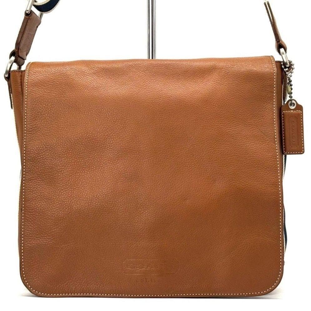 コーチ　ヘリテージウェブレザーメッセンジャーバッグ ワンショルダー A4収納可