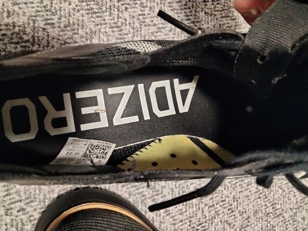 ADIZERO アバンチ　 スパイクシューズ ブラック/ホワイト 26.0cm