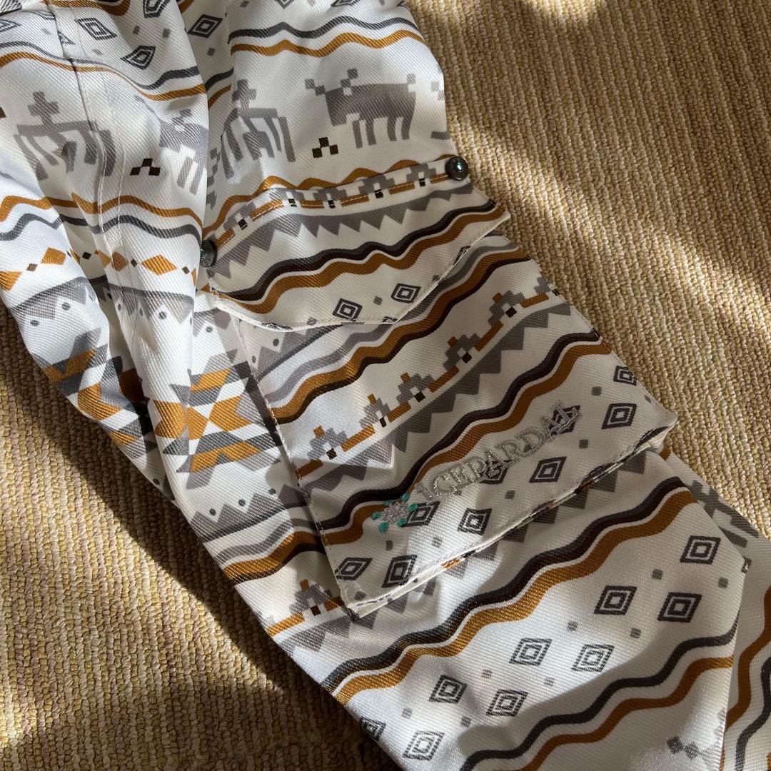 美品、iCEPARDAL 幾何学模様 フード付きジャケット サイズ11