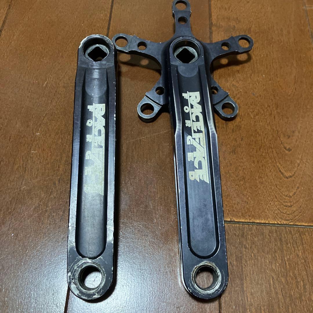 RACE FACE FORGED クランクセット 38tチェーンリング付きの通販はau