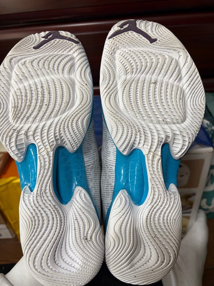 バスケットボールシューズ ハイカット ホワイト/ブルー/パープル