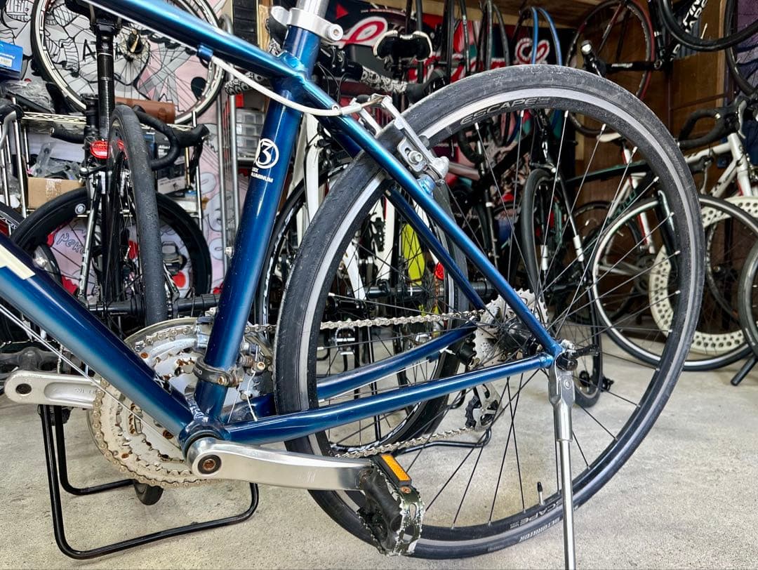 エスケープR3 基本分解発送送料無料！近県の方完成車直接配送等ご相談ください！