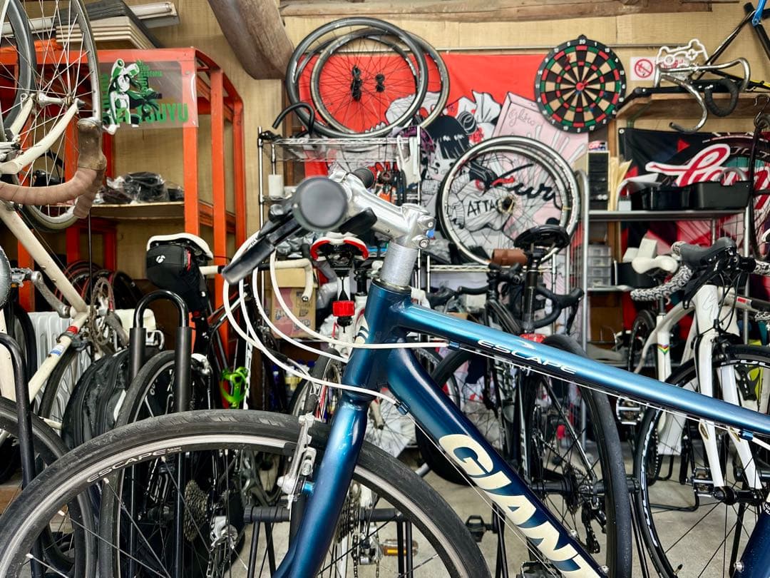 エスケープR3 基本分解発送送料無料！近県の方完成車直接配送等ご相談ください！