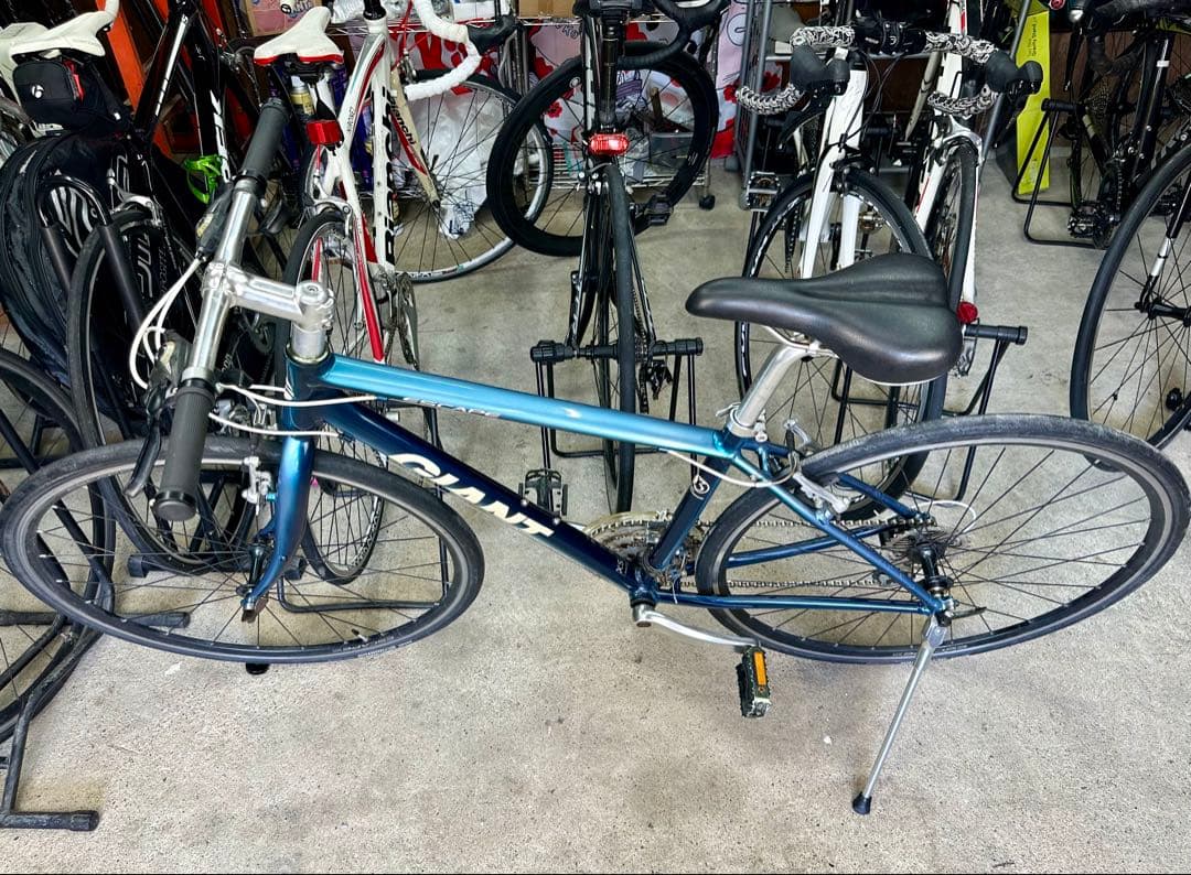 エスケープR3 基本分解発送送料無料！近県の方完成車直接配送等ご相談ください！