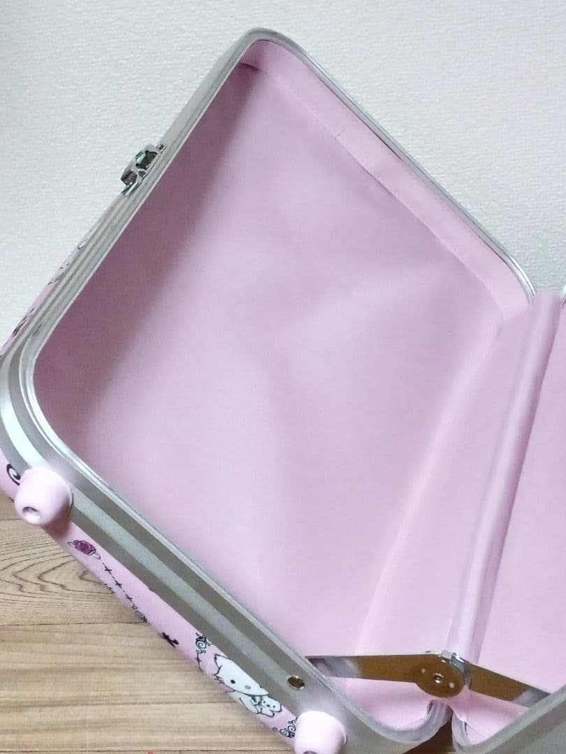 【タグ付】ハローキティチャーミーキティ　キャリアケース　カギ付　トランクベルト付