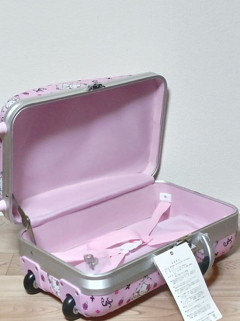 【タグ付】ハローキティチャーミーキティ　キャリアケース　カギ付　トランクベルト付