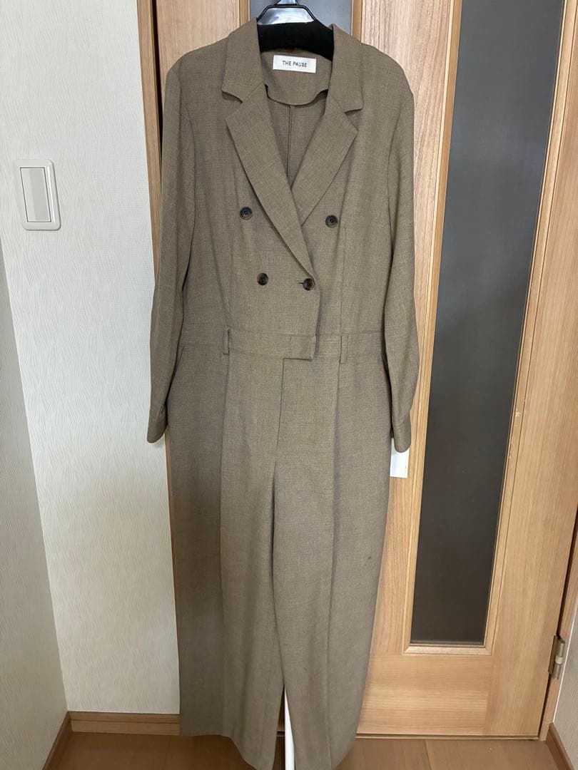 ※本日より日曜日まで値下げ‼️テーラーカラージャンプスーツ ベージュ