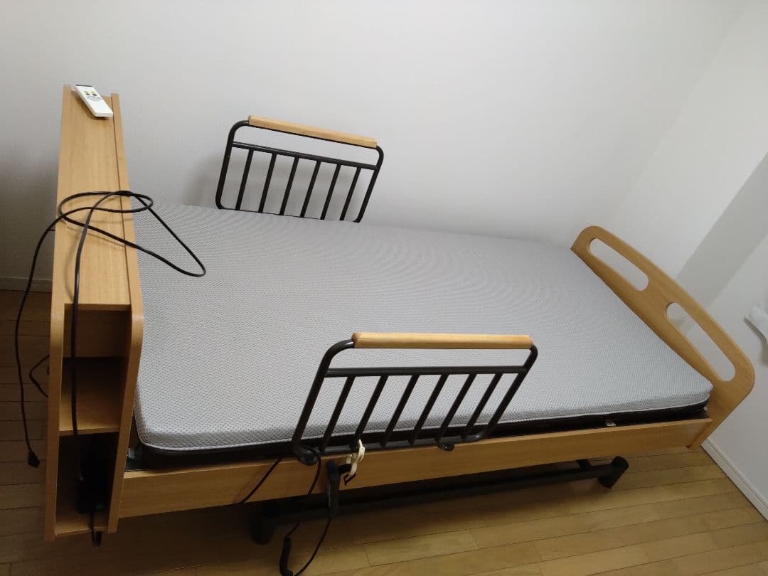 t.ak 様用 電動リクライニング介護用ベッド　ライズ2 3M-C 引き取り