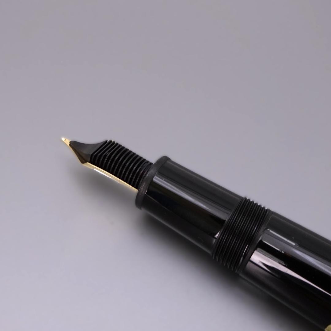 本物 美品■モンブラン■万年筆 マイスターシュテュック 太めモデル 14K M