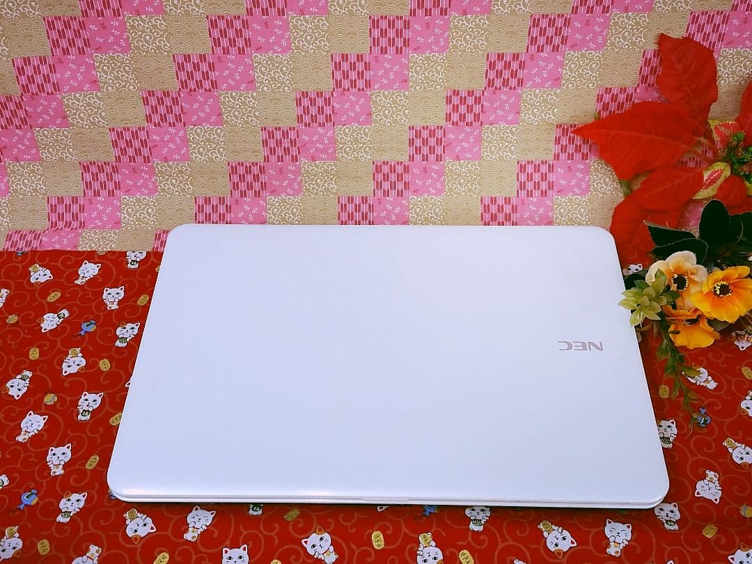 極上品♥大人気♥高速Corei5搭載♥ホワイト色♥新型Win11搭載♥動画編集