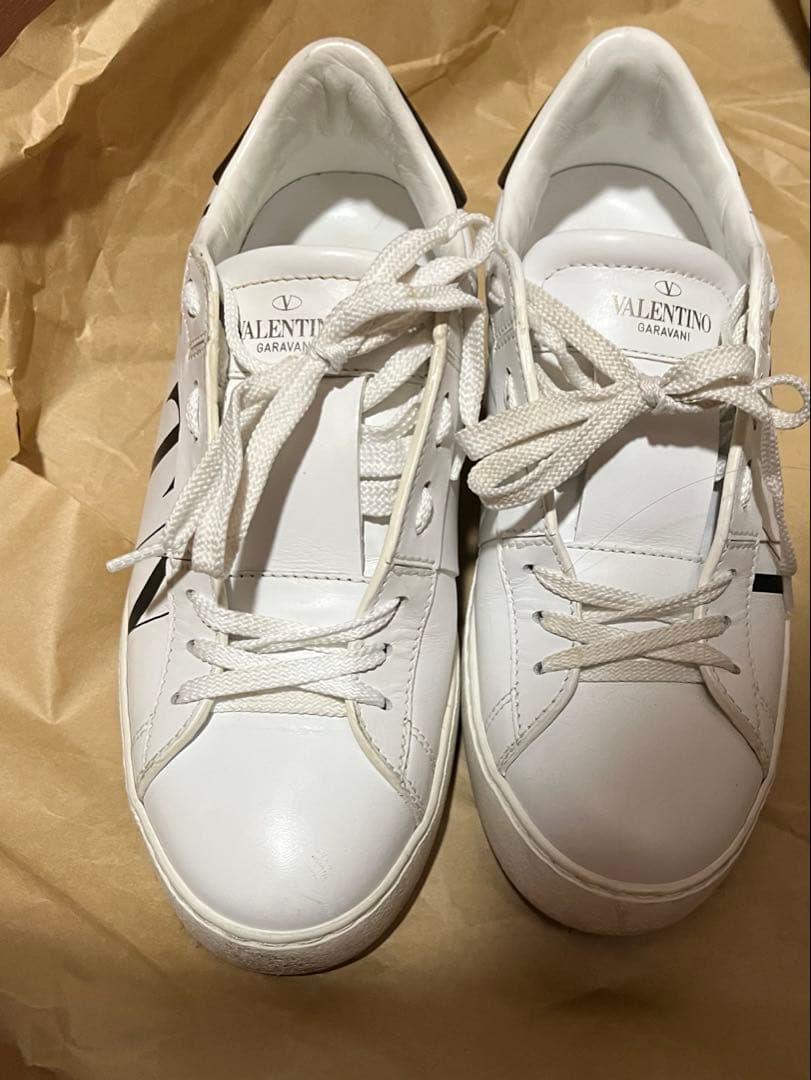 VALENTINO ヴァレンティノガラヴァーニ　スニーカー　37.5