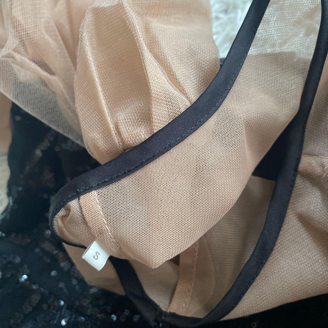 豆侍(土日も発送します)様専用Leja レジャ シアーパフスリーブペプラム