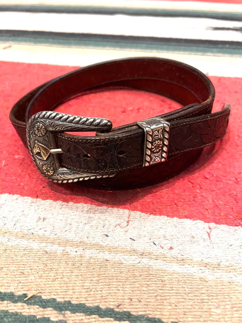 経年変化抜群‼︎シルバー925製 トレジャーバックル装着のカービングベルト　34