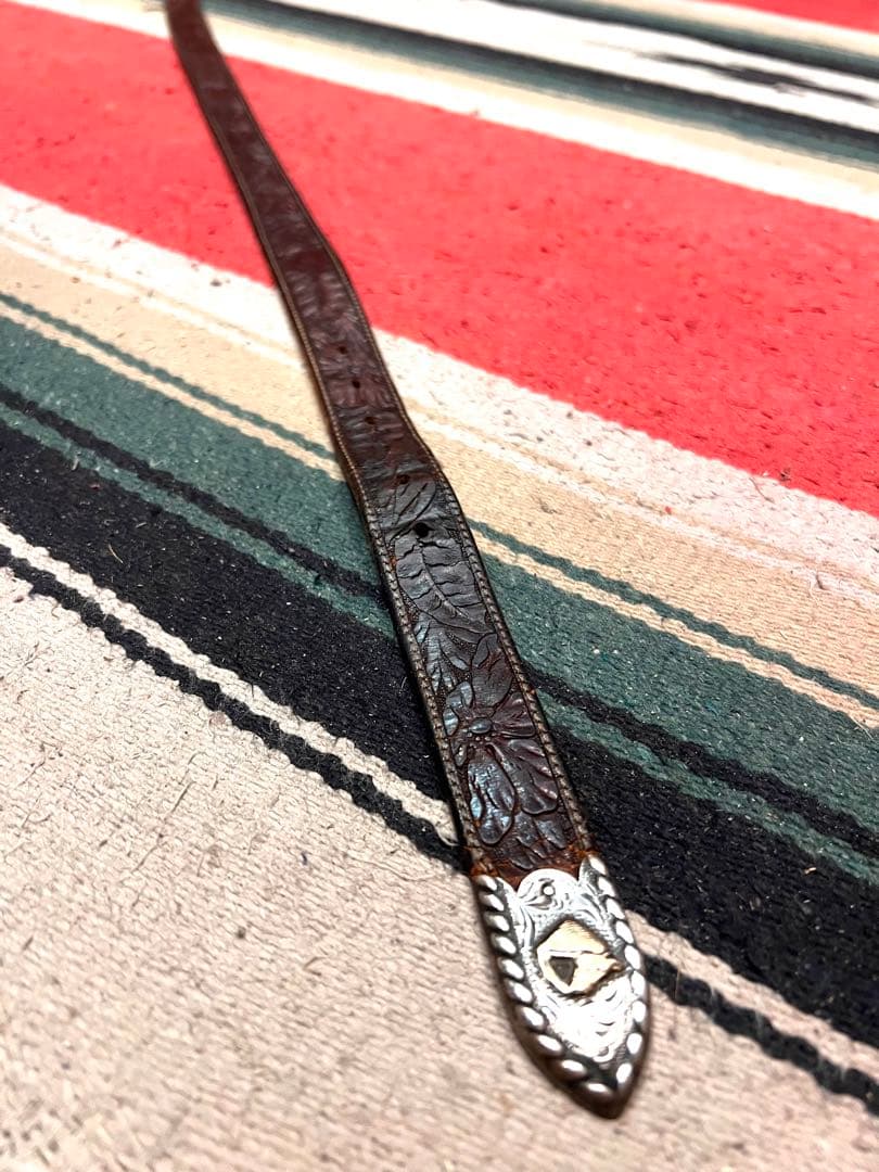 経年変化抜群‼︎シルバー925製 トレジャーバックル装着のカービングベルト　34