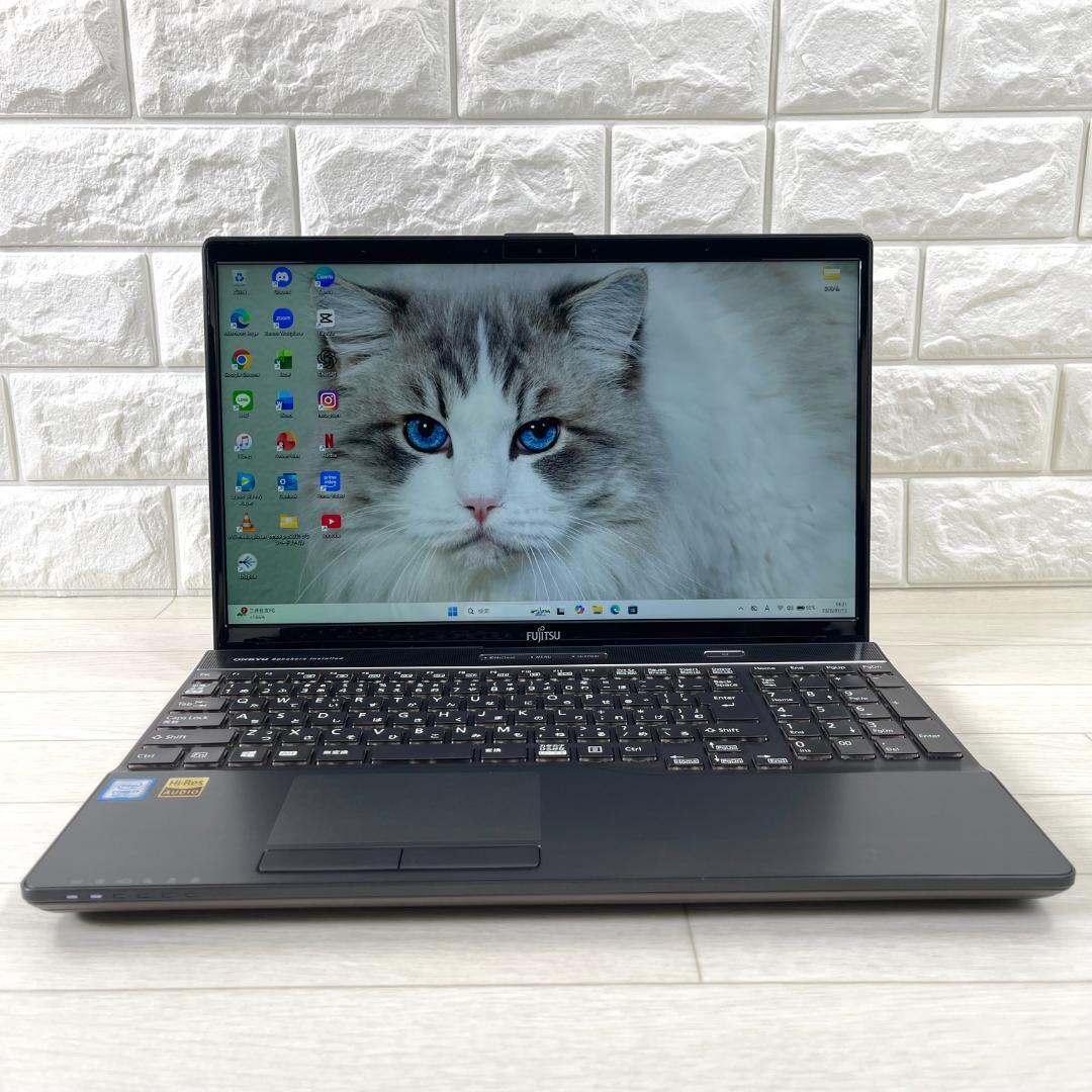 富士通 第8世代i7 新品SSD512＋HDD1T メモリ16 ノートパソコン.