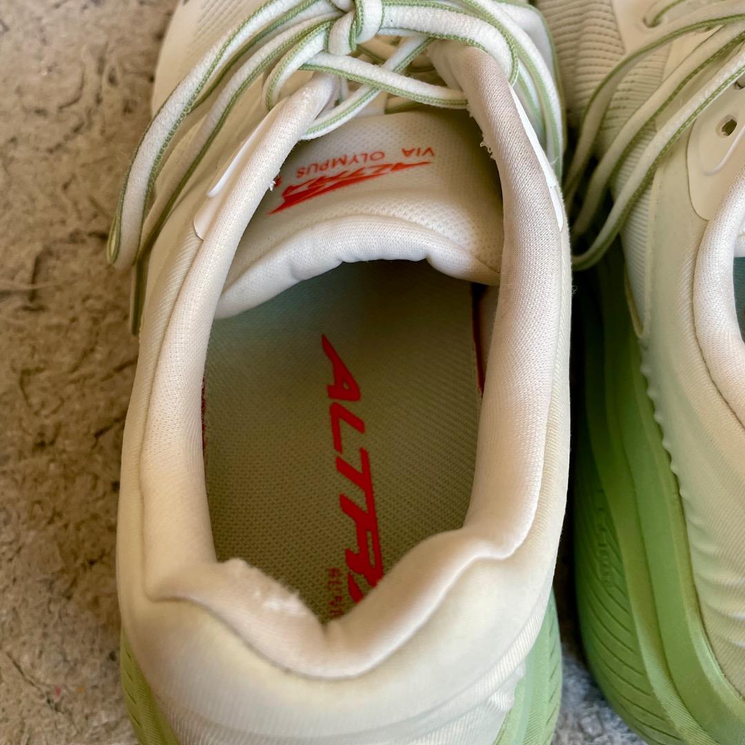 ALTRA VIA OLYMPUS 2 US10（28.0cm）箱付き