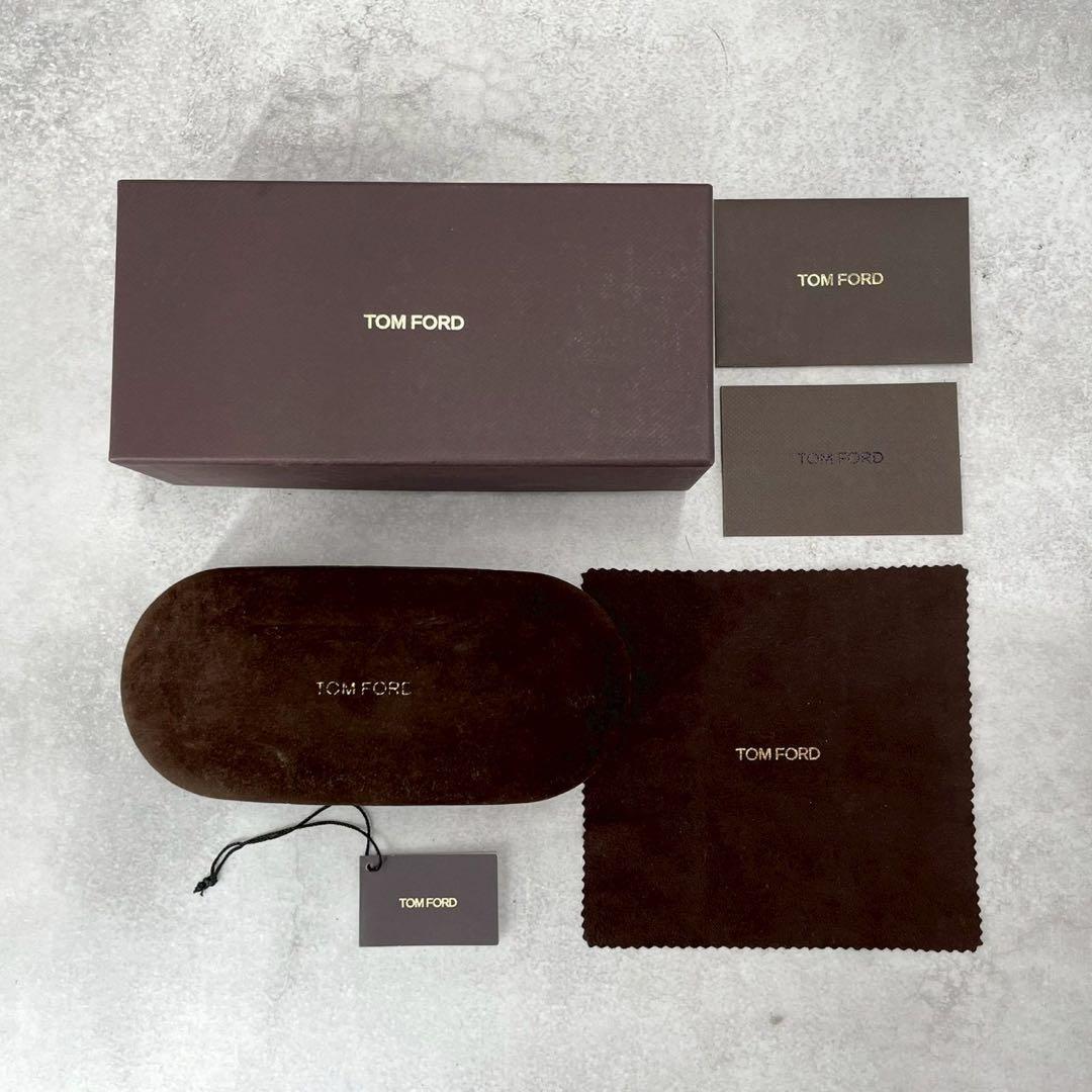未使用級◎トムフォード　サングラス　Bryan-02 TF590-F 01V