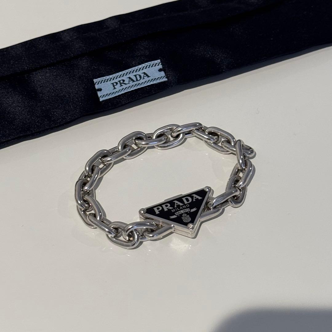PRADA チェーンブレスレット トライアングルロゴ silver925 M - メルカリ