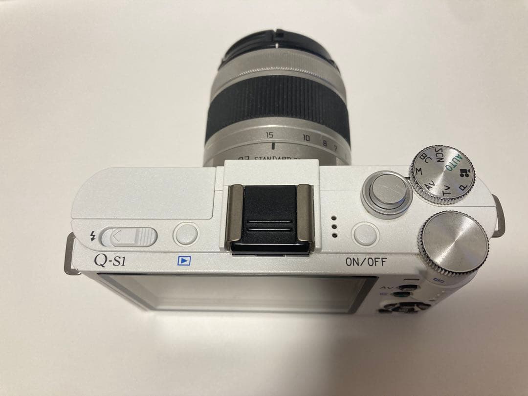 PENTAX Q-S1 】ホワイト バッテリーチャージャー付き【即日配送