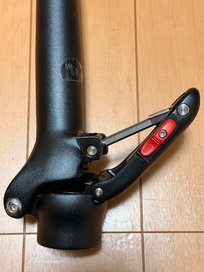 Tern ハンドルポストPhysis 3D T-Bar Handlepost