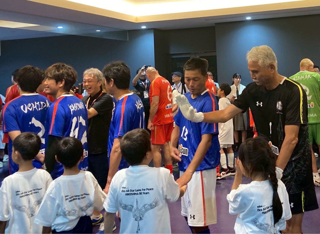 ロナウジーニョ・ジーコ・中田英寿サイン入り】 - メルカリ