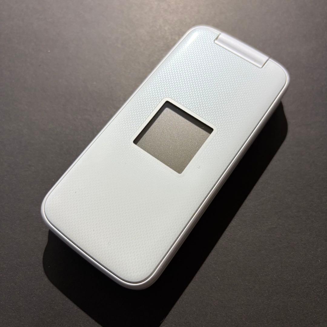 docomo らくらくホン F-01M ホワイト SIMロック解除済み - メルカリ