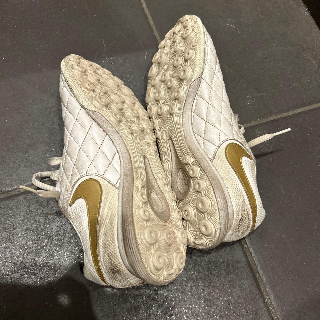 NIKE サッカー トレシュー 28.0cm ホワイト/ゴールド R10