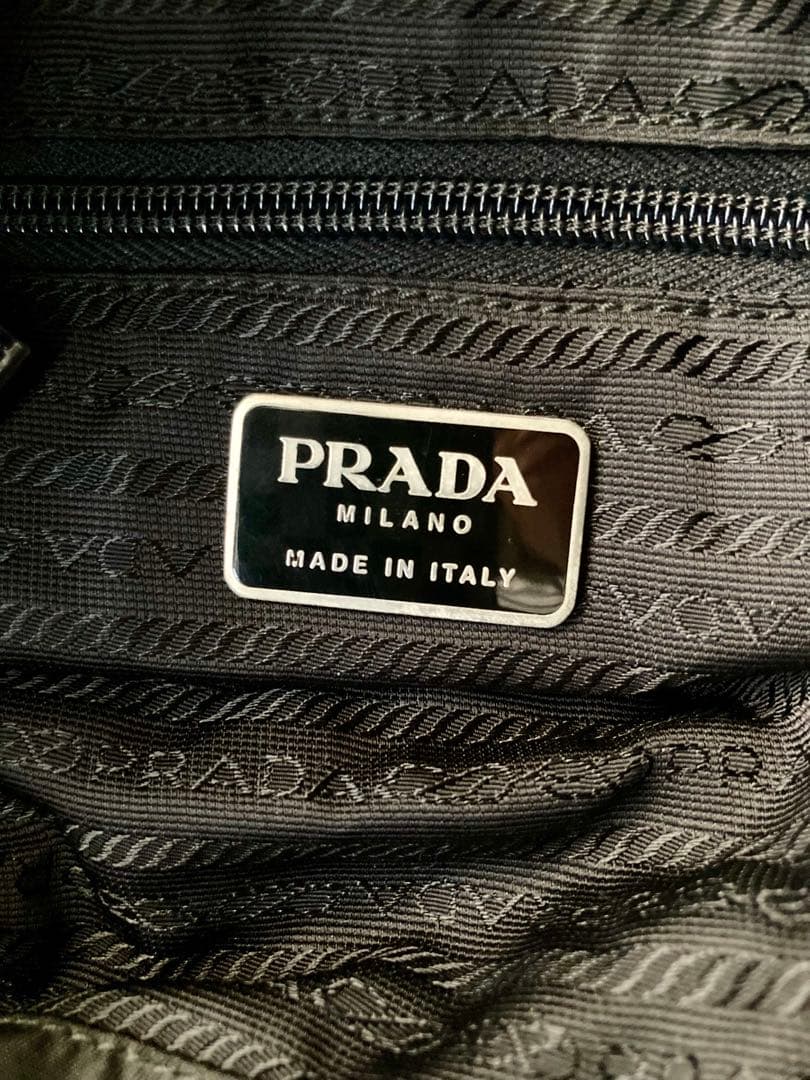 PRADA ブラック バックパック　ミニリュック　黒