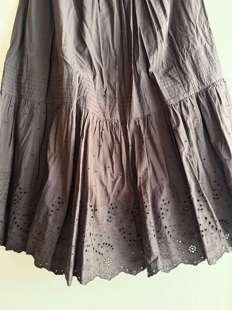 スピックアンドスパン　エンブロイダリースカート