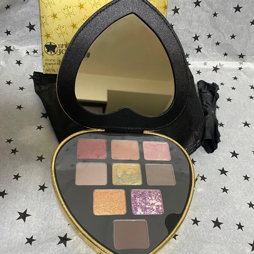 shu uemra × ジョジョの奇妙な冒険コラボ 限定アイパレット 完売