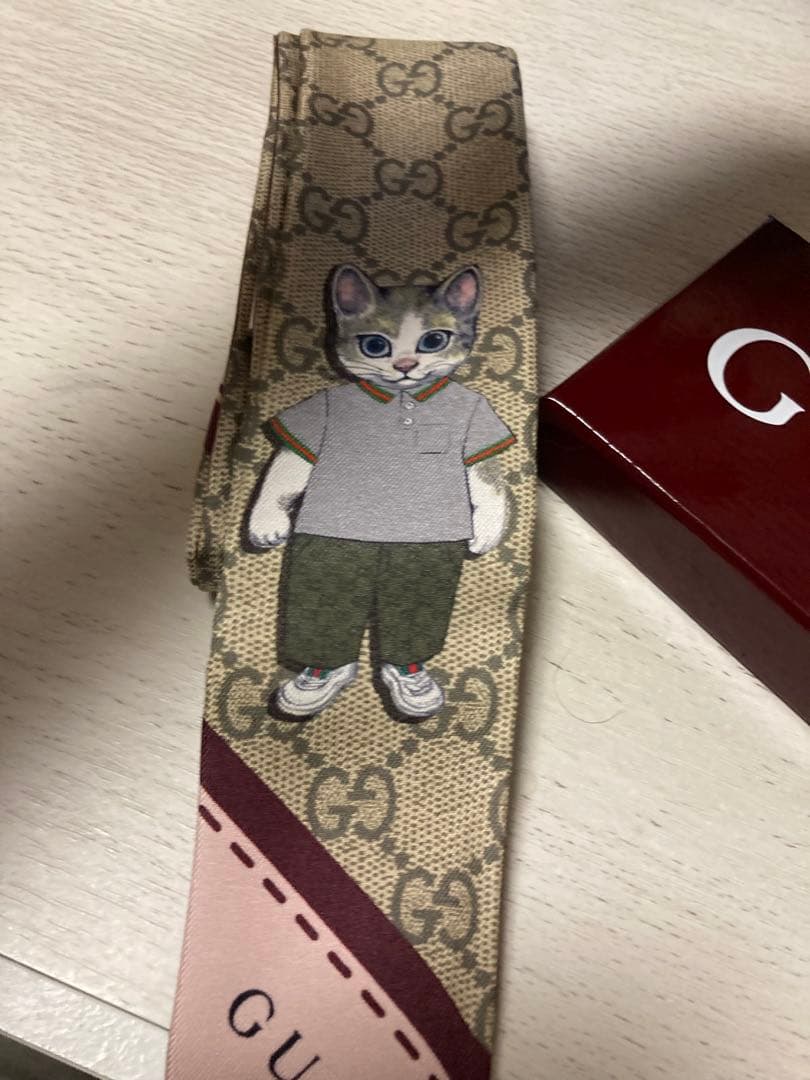 【日本限定】ヒグチユウコ×グッチ　シルクネックボウ