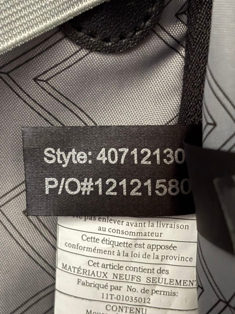 週末値下げTravelpro Crew10 Rolling Tote - メルカリ